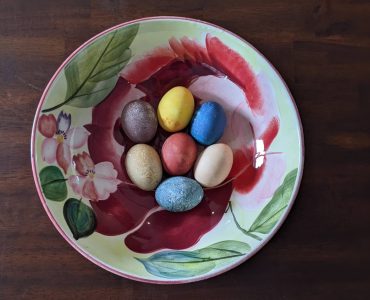 Bowl with easter eggs
