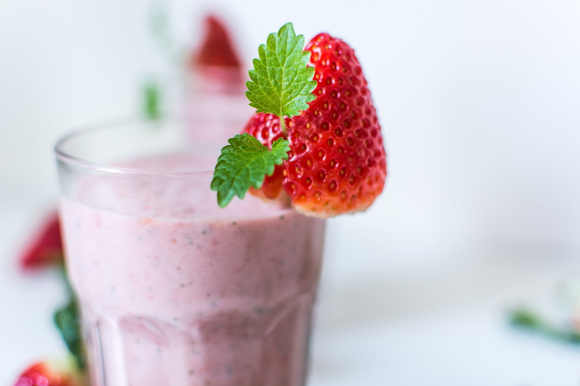 Smoothie au yogourt grec avec fraise