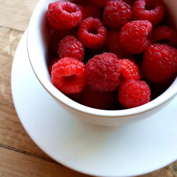 Bowl of raspberry Bowl of raspberry